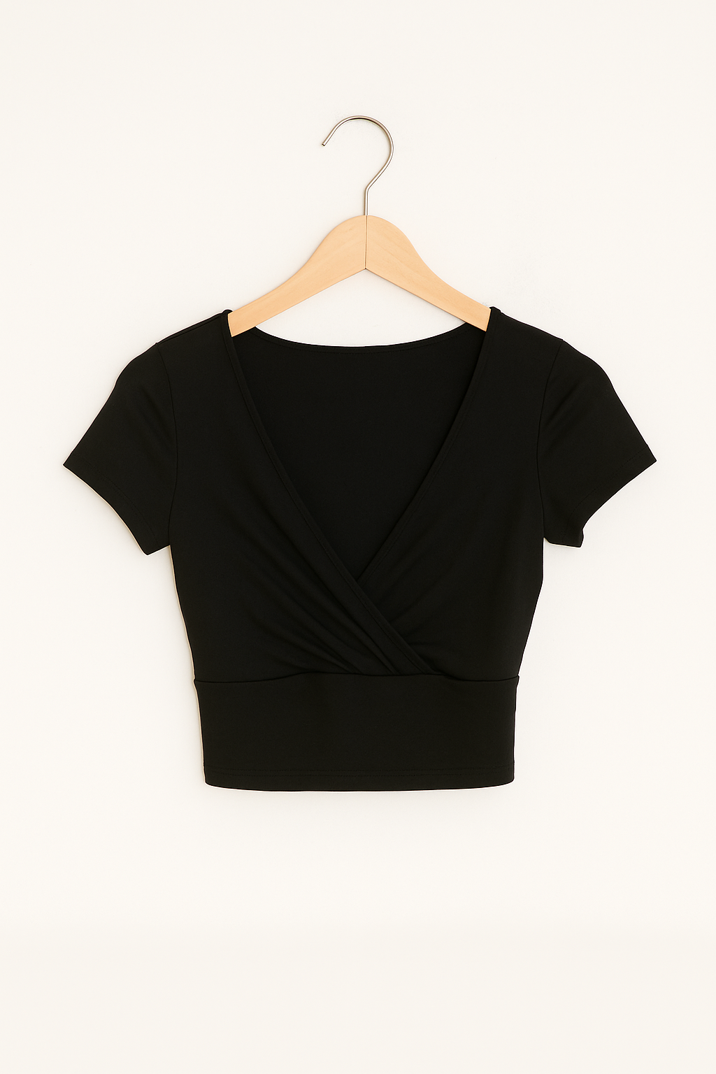 Damska Bluzka Crop Top Kopertowa z Dekoltem w Serek - Czarny