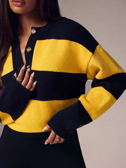 Damski Oversize Sweter z Guzikami i Okrągłym Dekoltem - 30