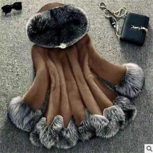 Damska Krótka Kurtka Zimowa ze Sztucznym Futrem i Dużym Kołnierzem - Khaki