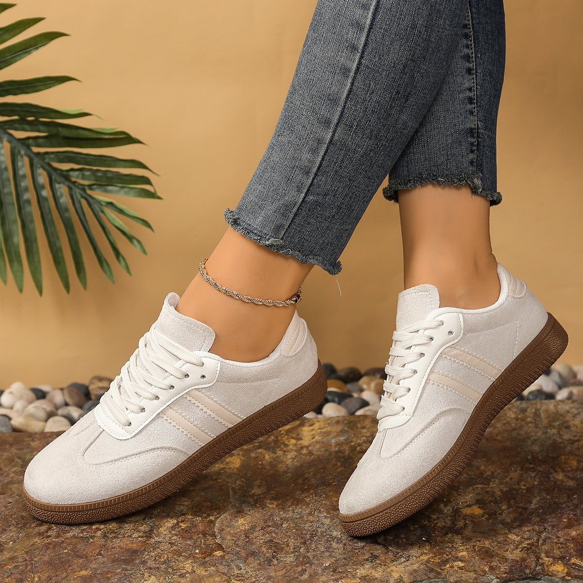 Damskie Sneakersy Retro z Koronkowym Wiązaniem - Biały