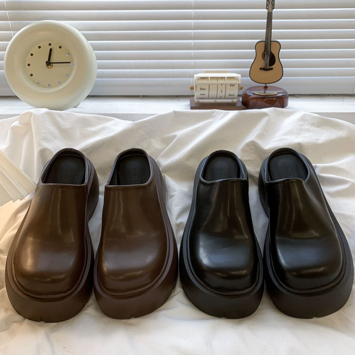 Damskie Buty Clogs na Platformie z Zakrytym Noskiem - 3
