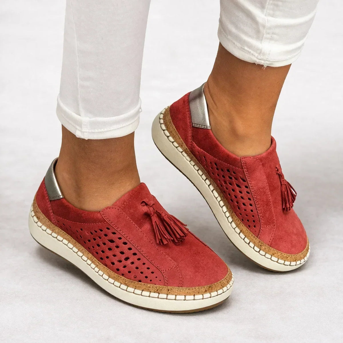 Damskie Buty Slip-On z Perforacją i Frędzlą - Czerwony