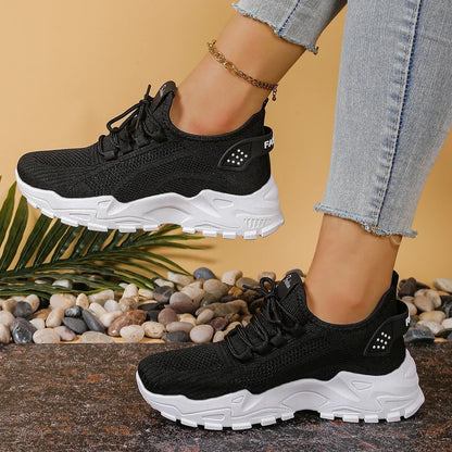 Damskie Sneakersy z Siateczkową Cholewką i Grubą Podeszwą - Czarny