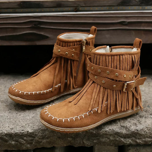 Damskie Botki z Frędzlami i Ćwiekami w Stylu Boho