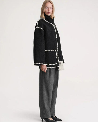 Damska Oversizowa Kurtka z Kołnierzem w Stylu Szala i Frędzlami - 17