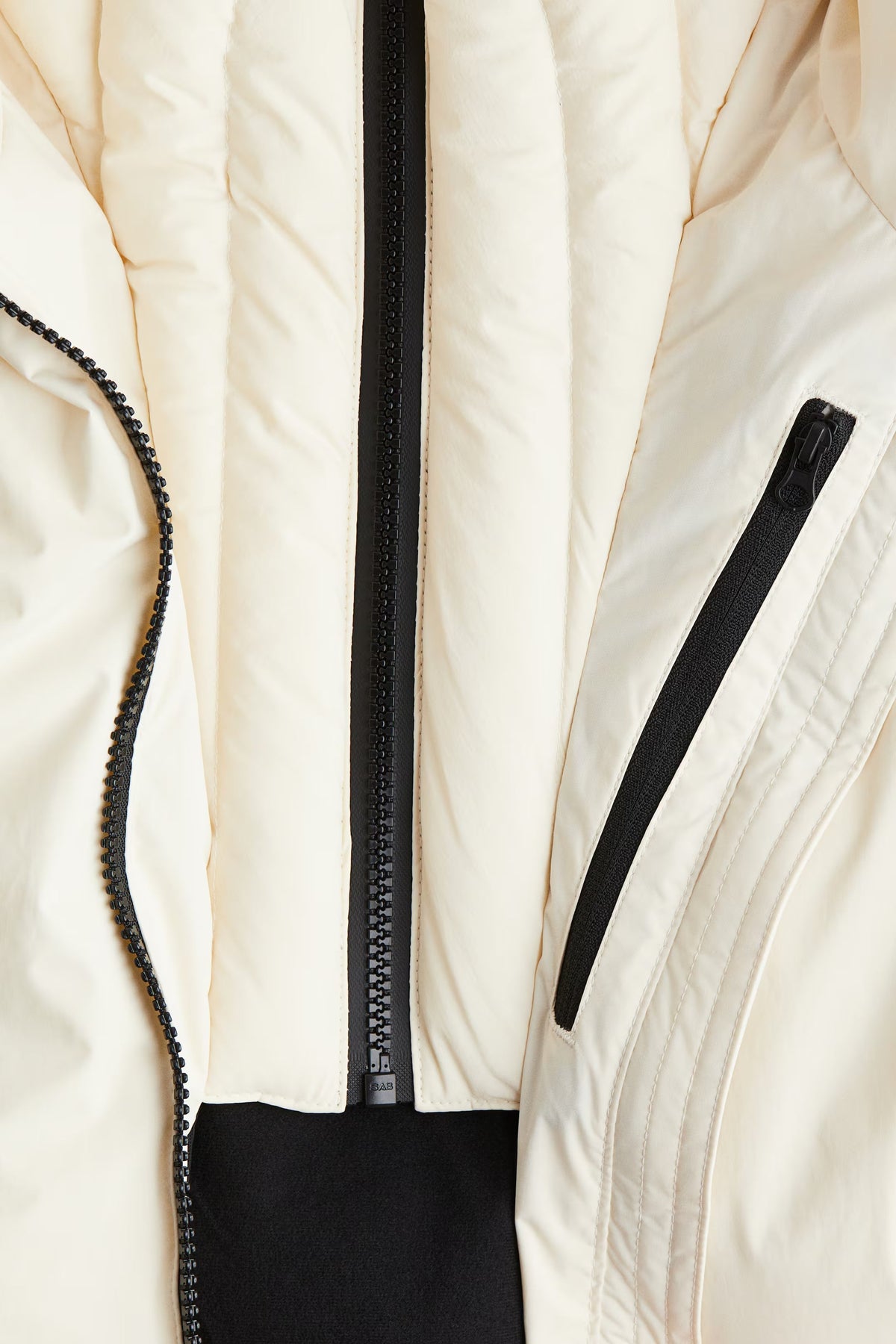 Damska Kurtka Narciarska z Odpinanym Kapturem i Paskiem w Talii - 8